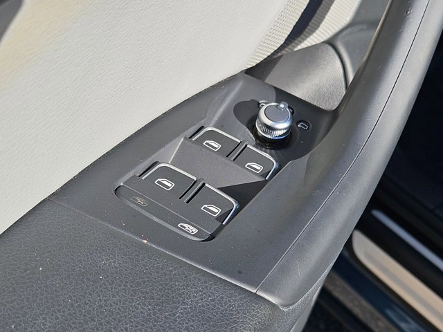 Used 2018 Audi Q3 2.0T Premium image 10