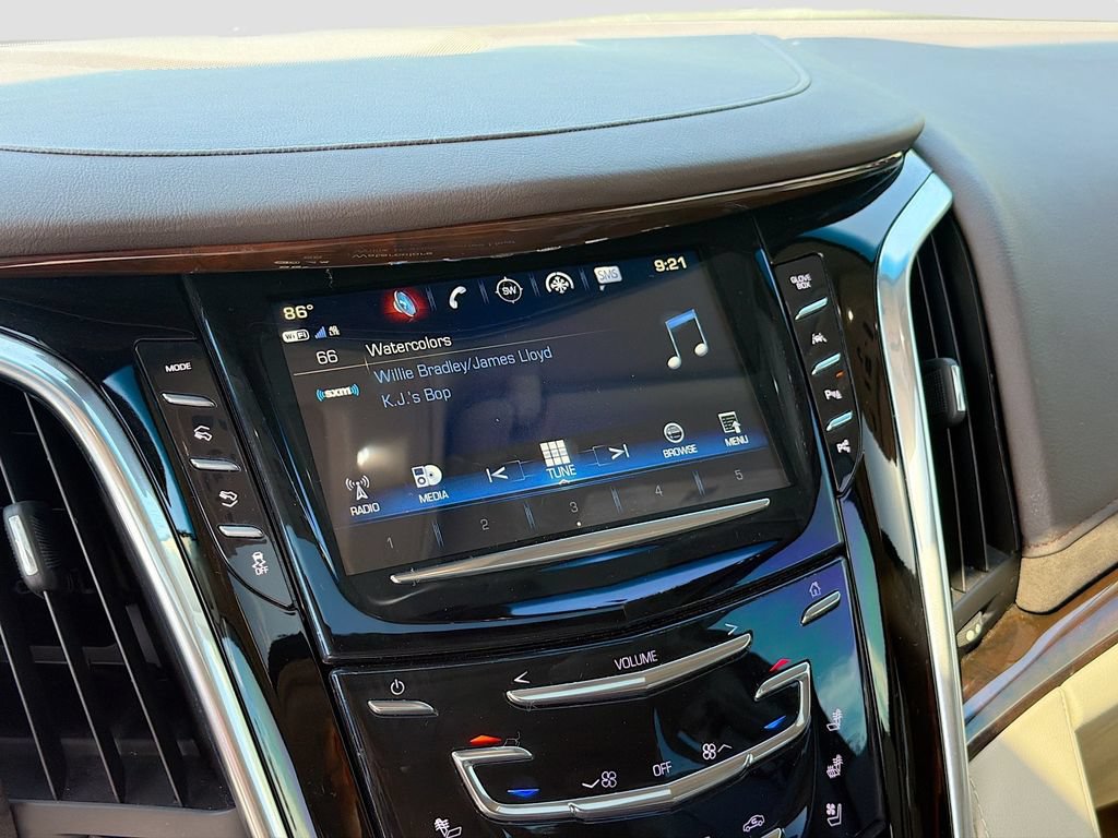 Used 2017 Cadillac Escalade Luxury AWD/4WD image 15
