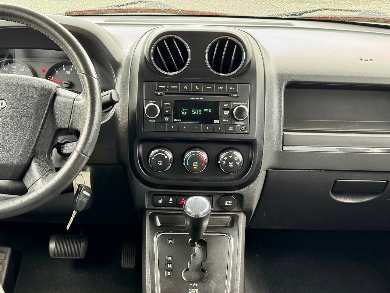 Used 2010 Jeep Patriot Latitude AWD/4WD image 16