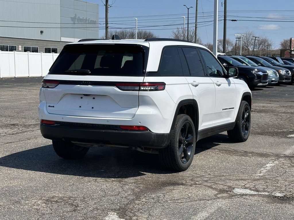 Certified 2024 Jeep Grand Cherokee Altitude AWD/4WD image 4