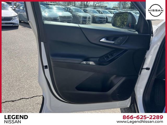 Used 2025 Chevrolet Equinox LT AWD/4WD image 16