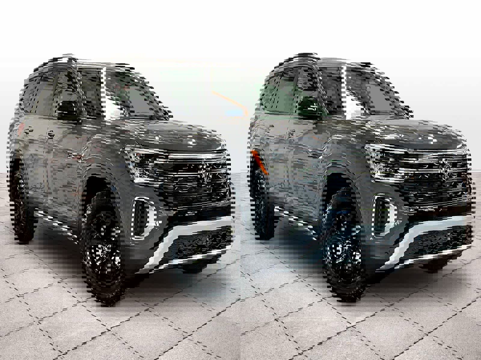 New 2026 Volkswagen Atlas Peak Edition image 2