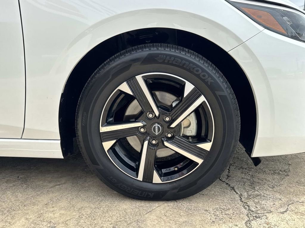 Used 2025 Nissan Sentra SV FWD image 17