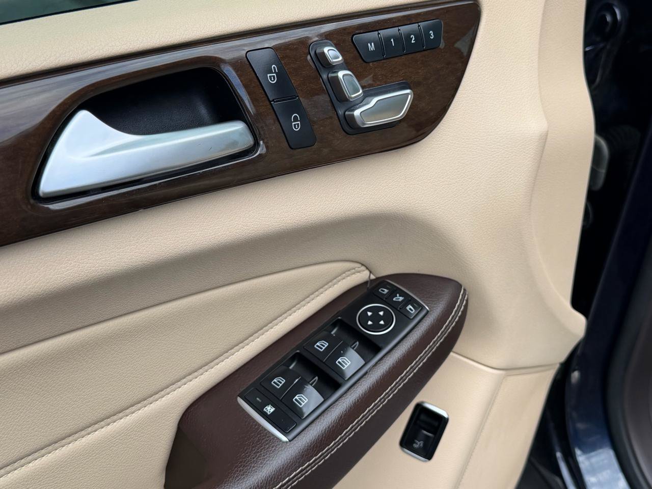 Used 2017 Mercedes-Benz GLS 450 4MATIC w/ Premium Package image 10
