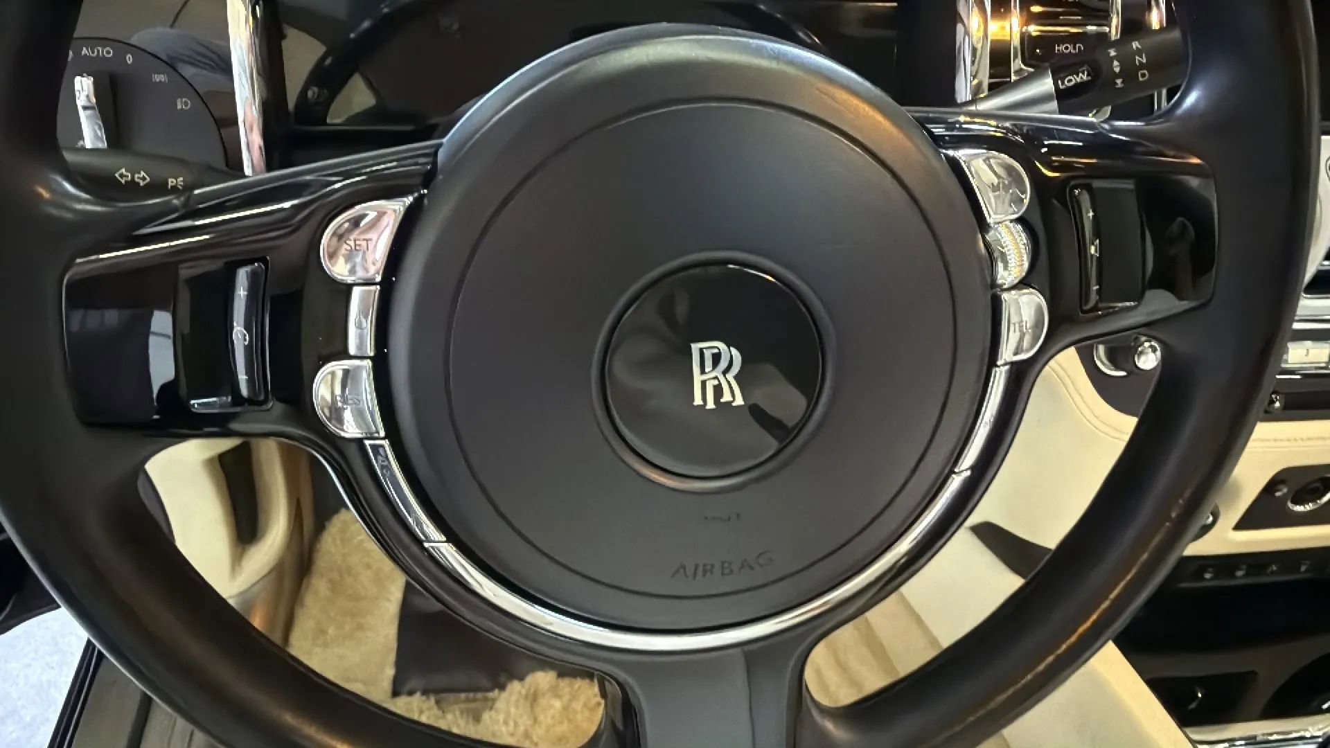 Used 2011 Rolls-Royce Ghost image 15