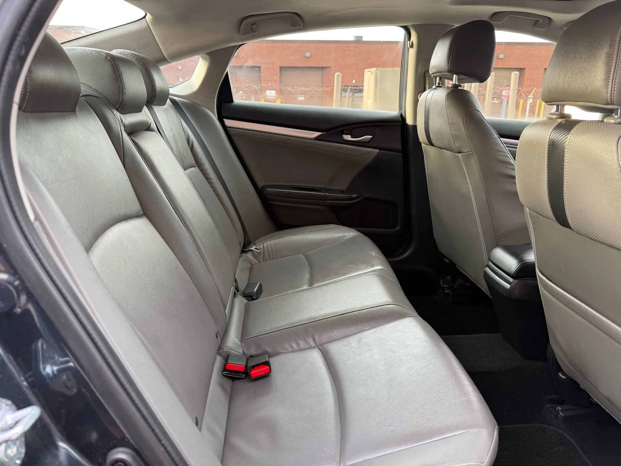 Used 2018 Honda Civic EX-L image 9