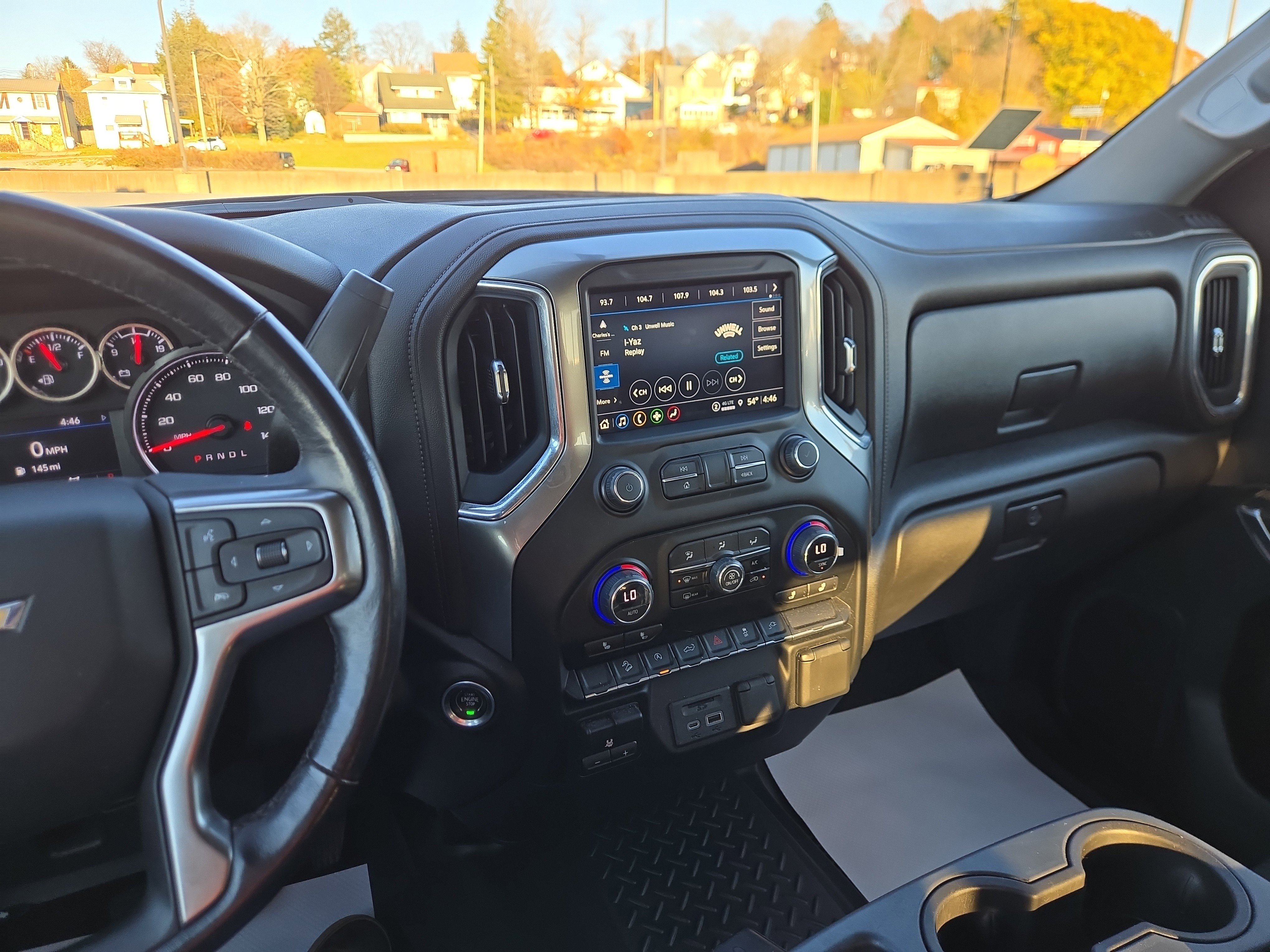 Used 2022 Chevrolet Silverado 1500 LT w/ Z71 Off-Road Package image 22