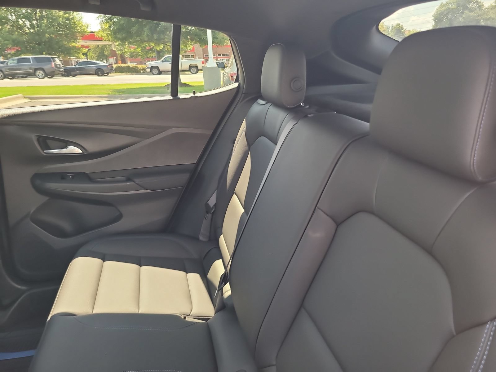 Used 2025 Buick Envista Sport Touring w/ Convenience I Package FWD image 23