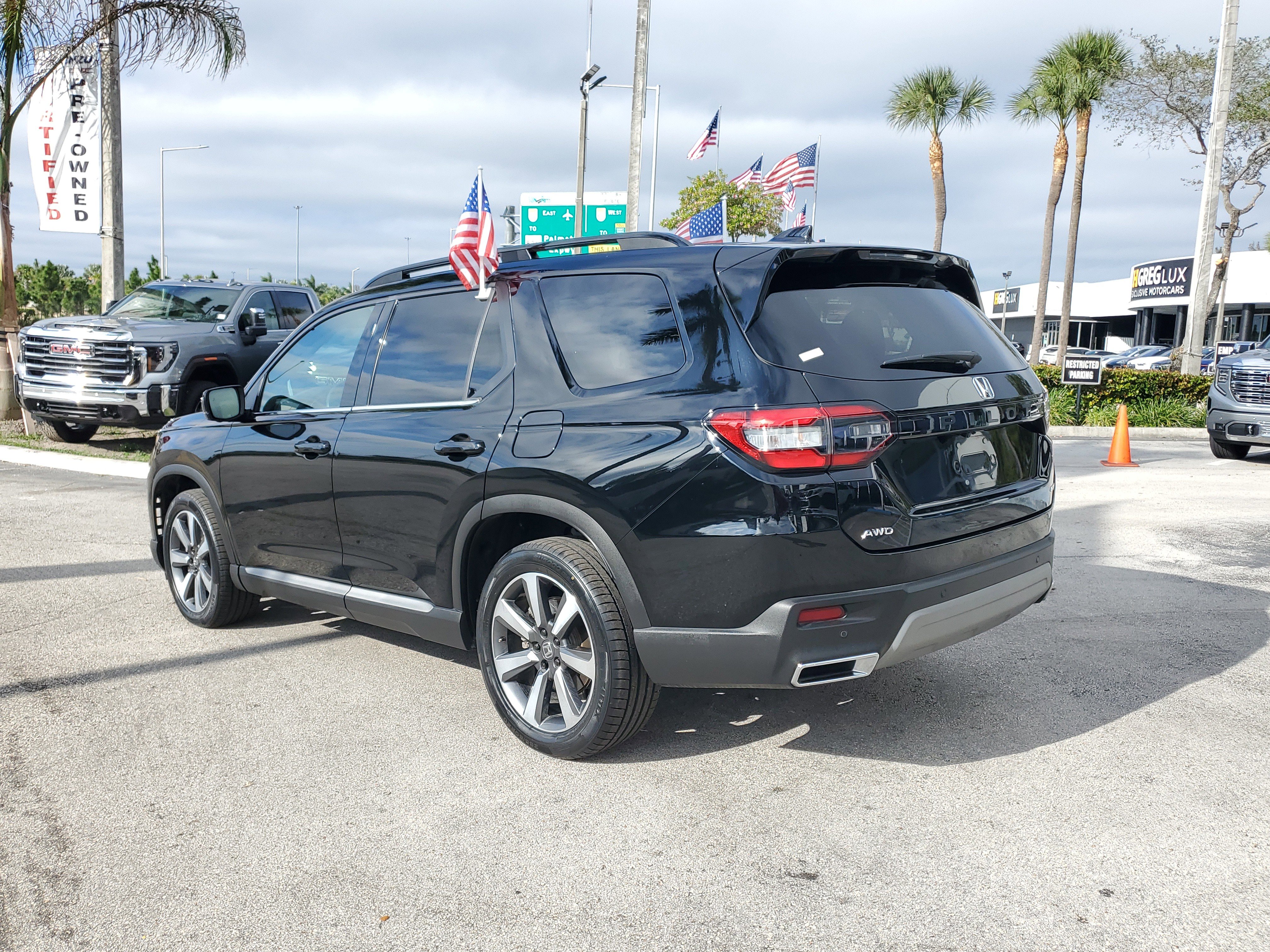 Used 2023 Honda Pilot Elite image 7