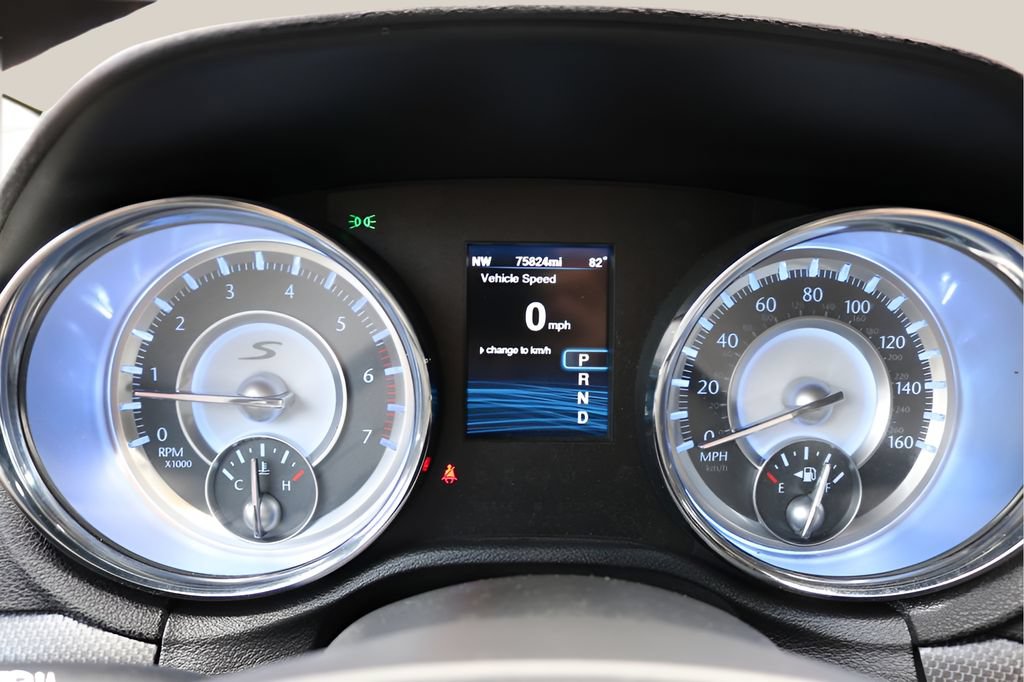 Used 2014 Chrysler 300 S RWD image 27