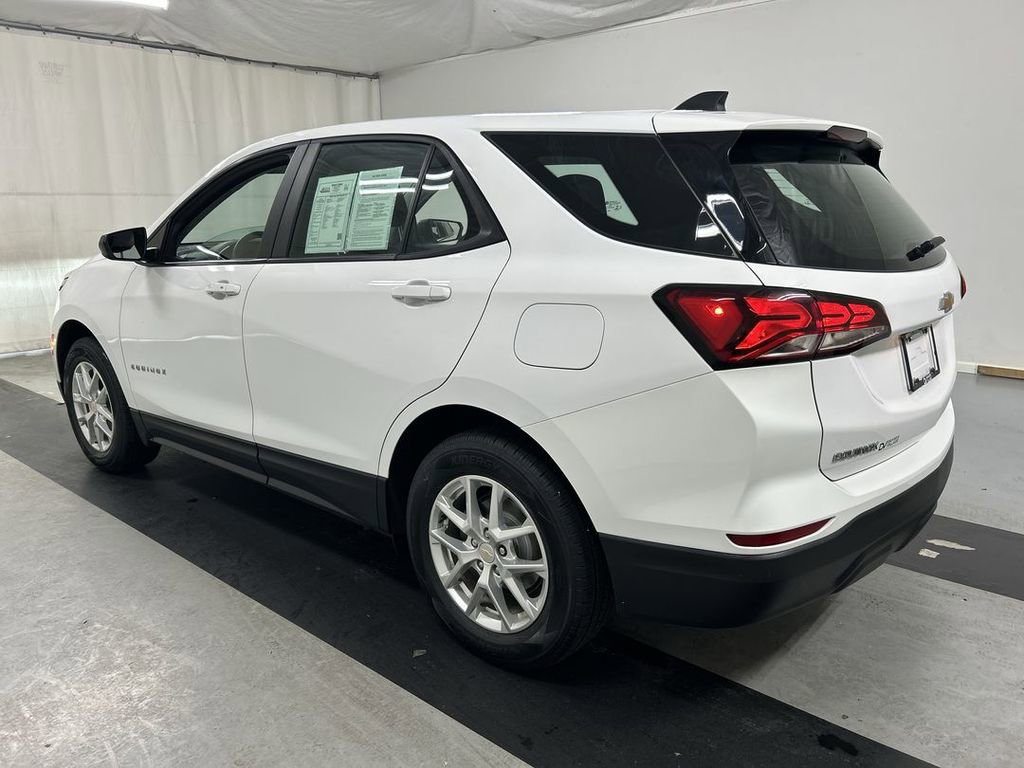 Used 2023 Chevrolet Equinox LS AWD/4WD image 7