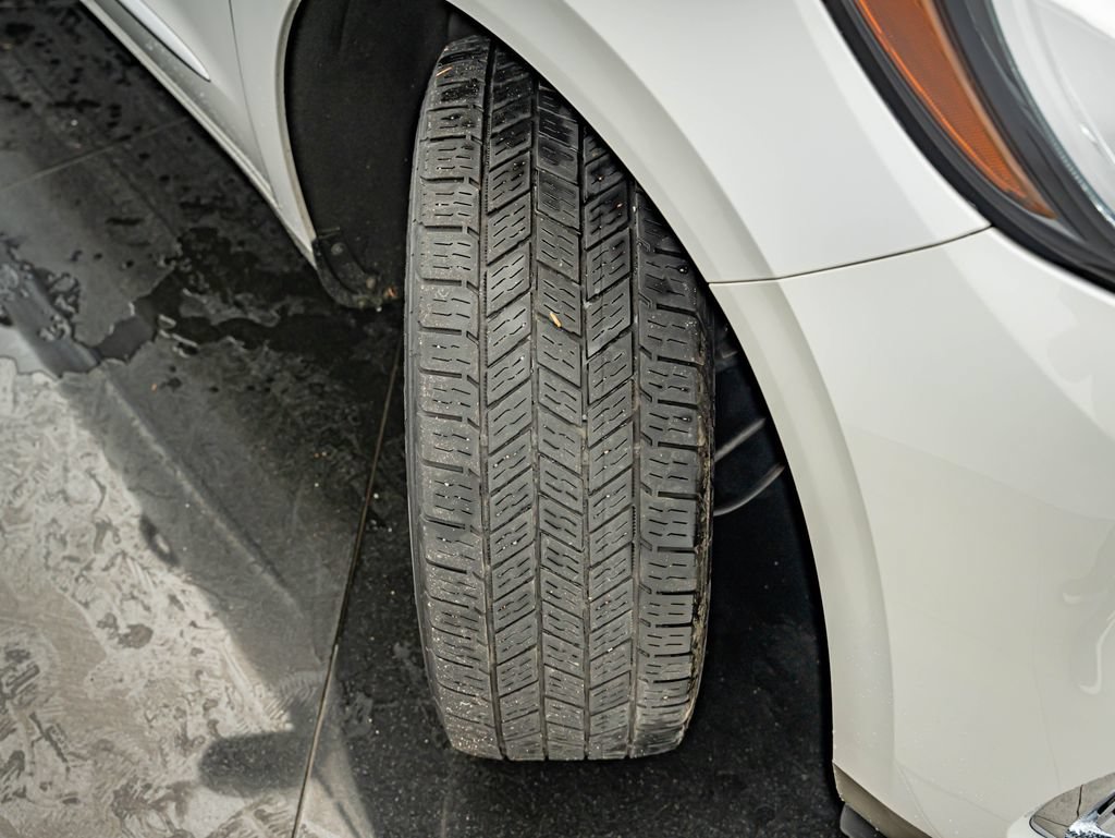 Used 2019 Buick Enclave Essence FWD image 45