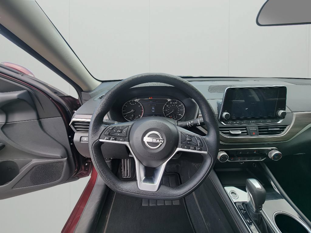 Used 2023 Nissan Altima 2.5 SV AWD/4WD image 12