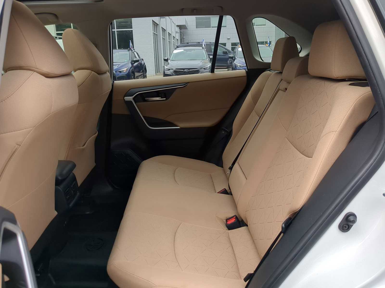Used 2020 Toyota RAV4 XLE image 21