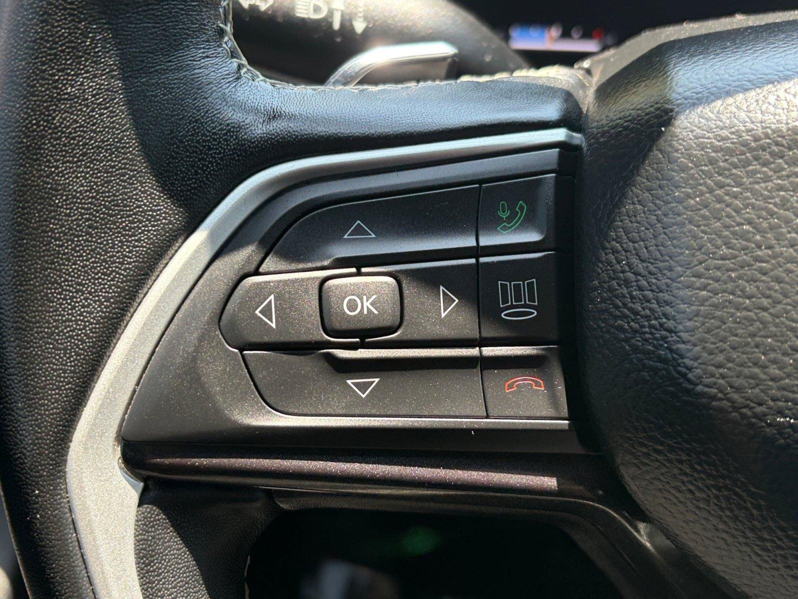 Used 2022 Jeep Grand Cherokee Altitude AWD/4WD image 32