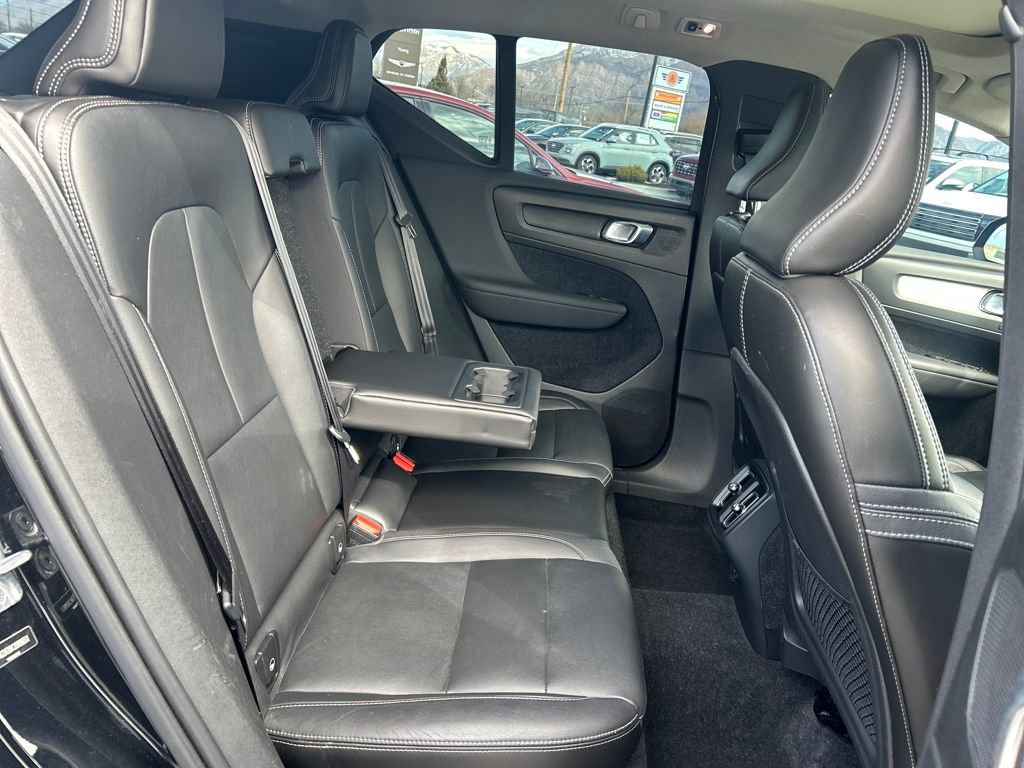 Used 2019 Volvo XC40 T5 Momentum image 28