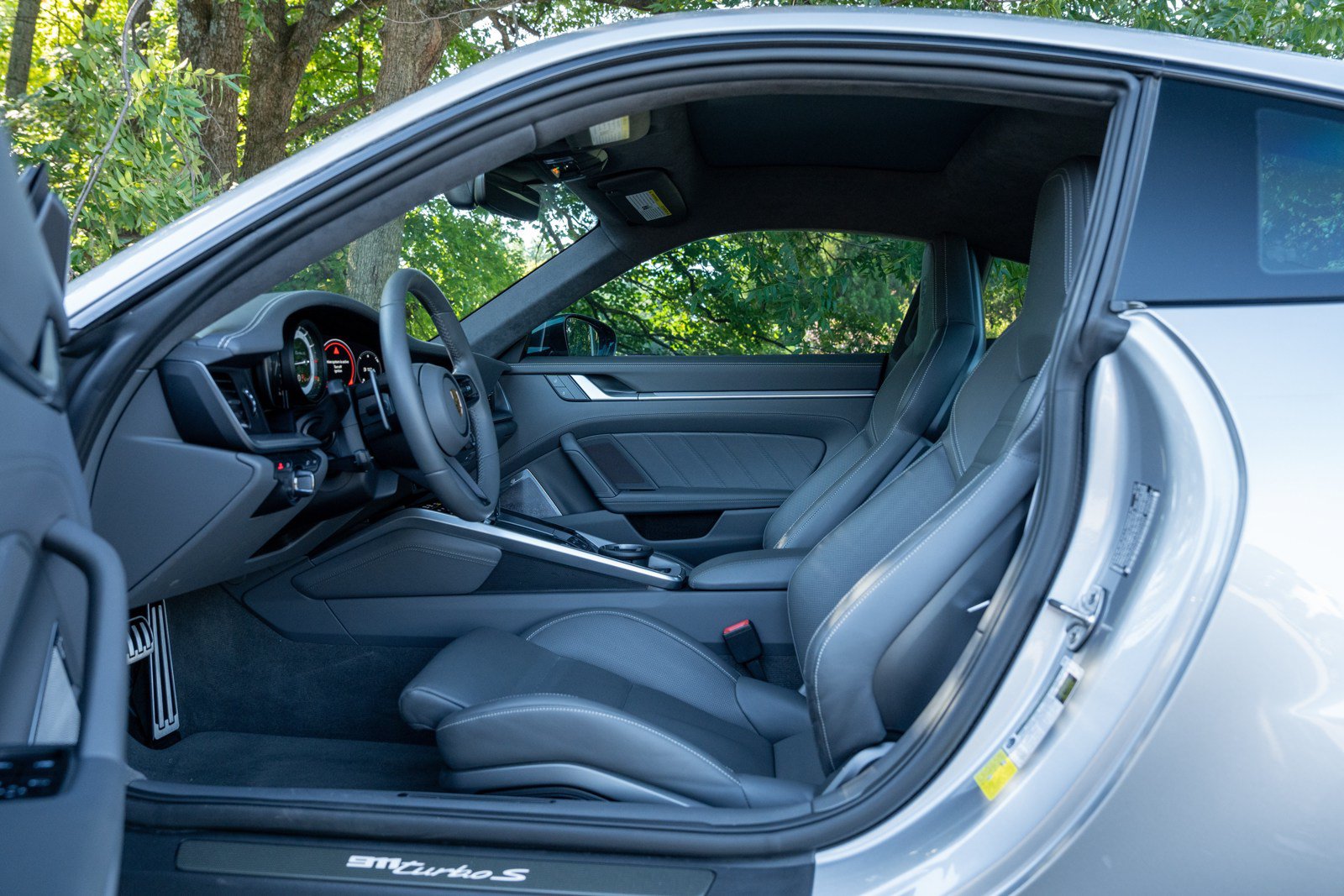 Certified 2022 Porsche 911 Turbo S AWD/4WD image 24