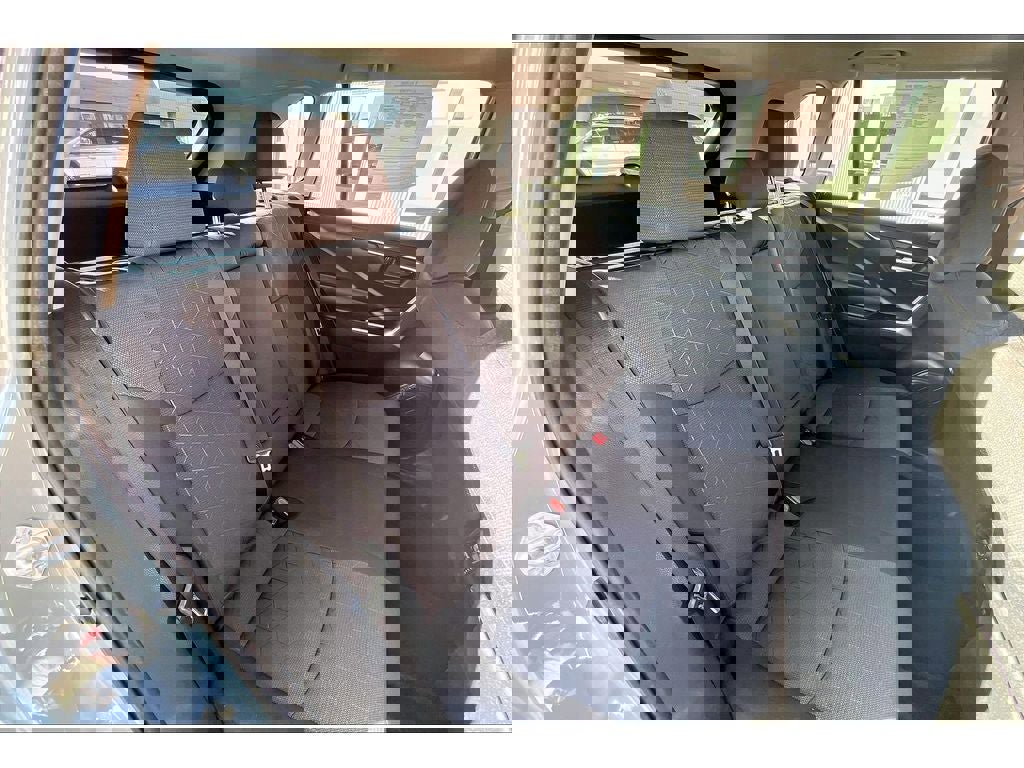 Used 2021 Toyota RAV4 XLE w/ Convenience Package image 30