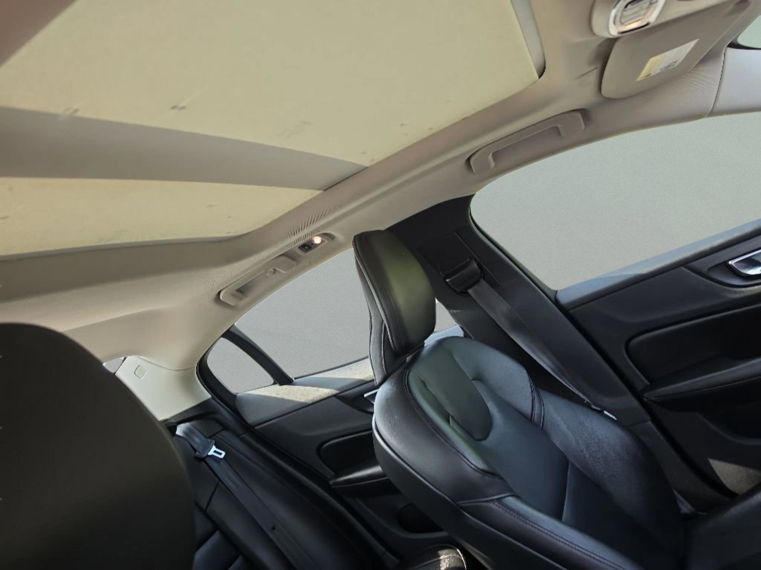 Used 2020 Volvo S60 T5 Momentum FWD image 29