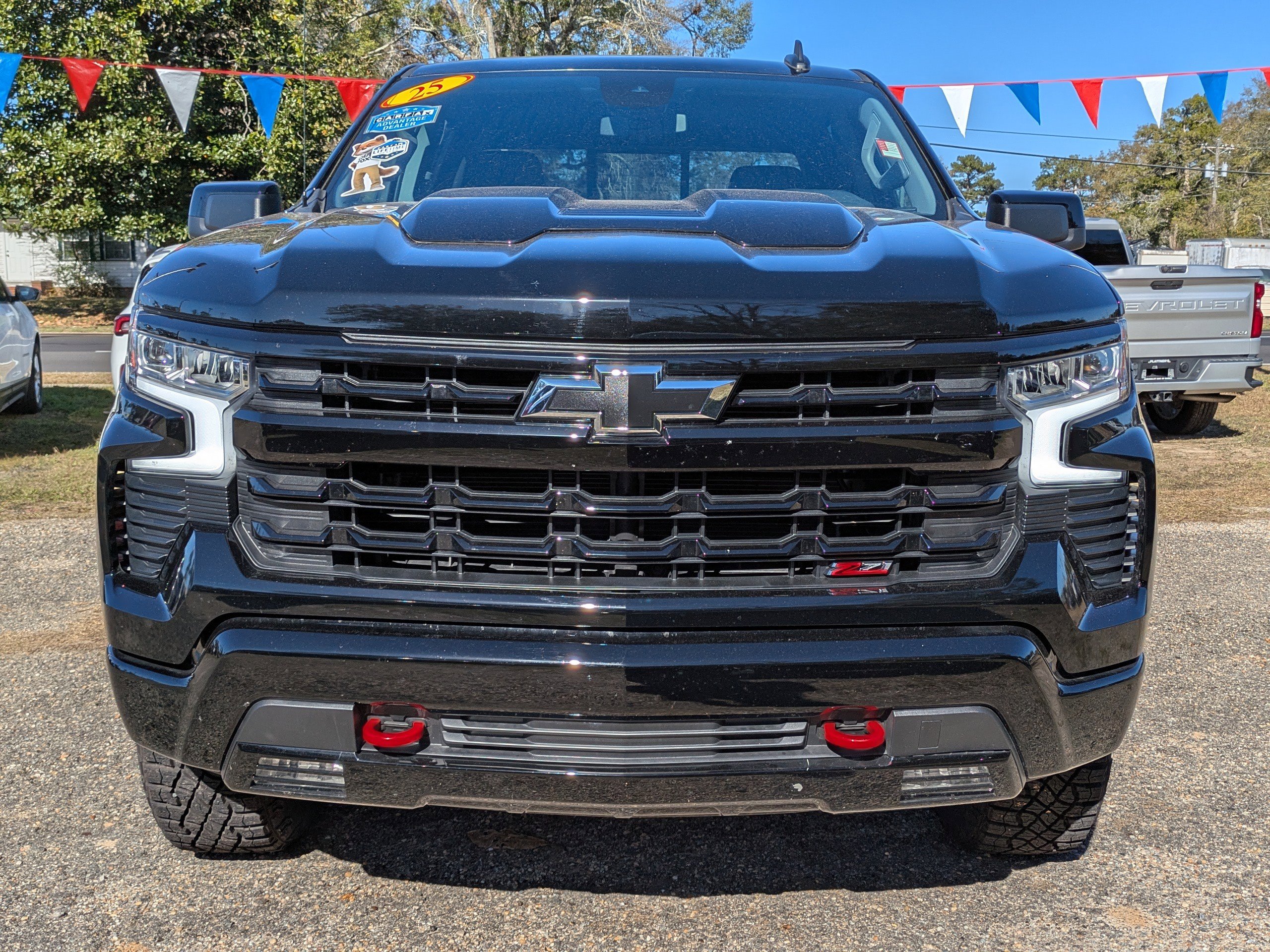 Used 2025 Chevrolet Silverado 1500 LT Trail Boss w/ Convenience Package II image 9