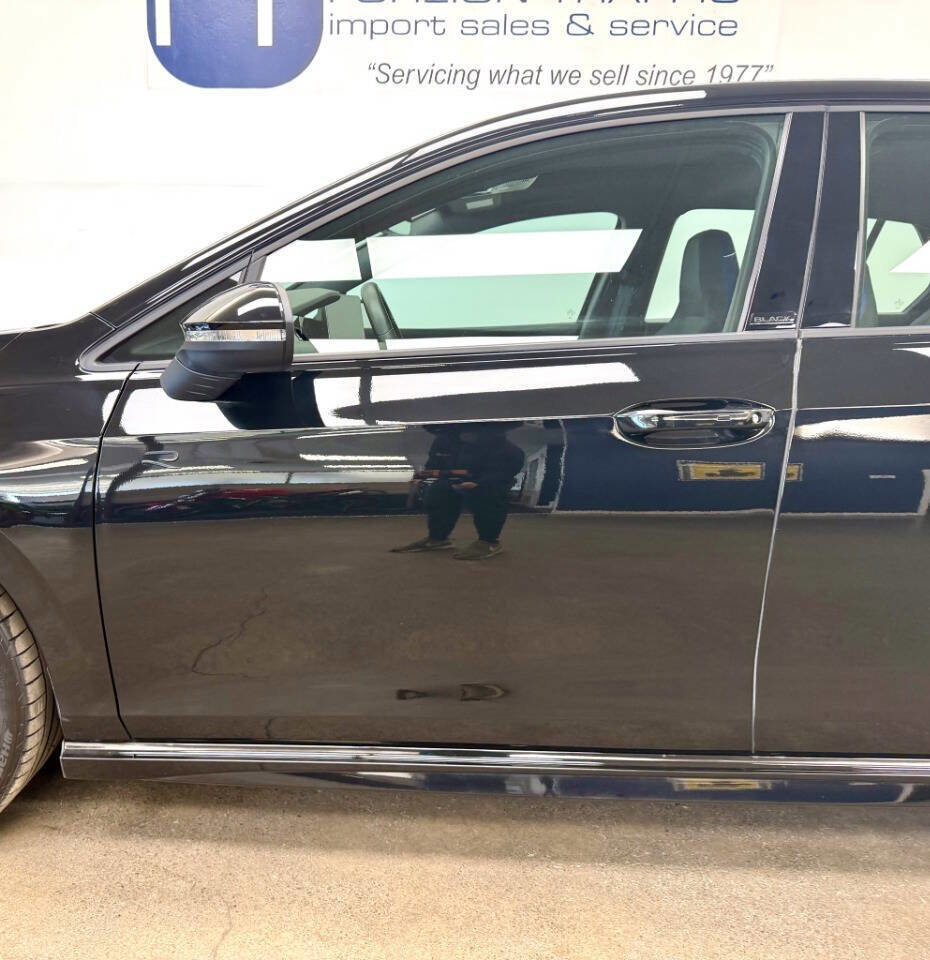 Used 2025 Volkswagen Golf R Black Edition image 9