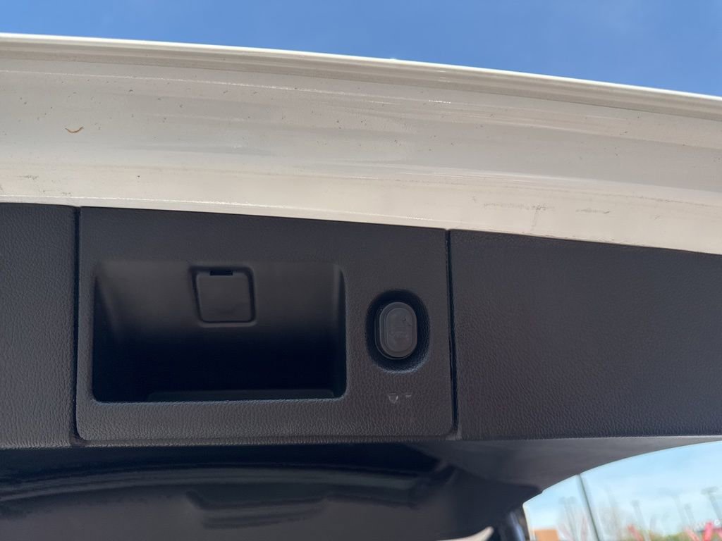 Used 2020 GMC Yukon Denali w/ Open Road Package image 9