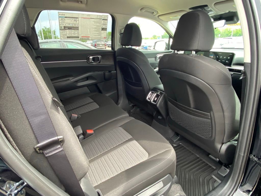 New 2026 Kia Sorento LX FWD image 24