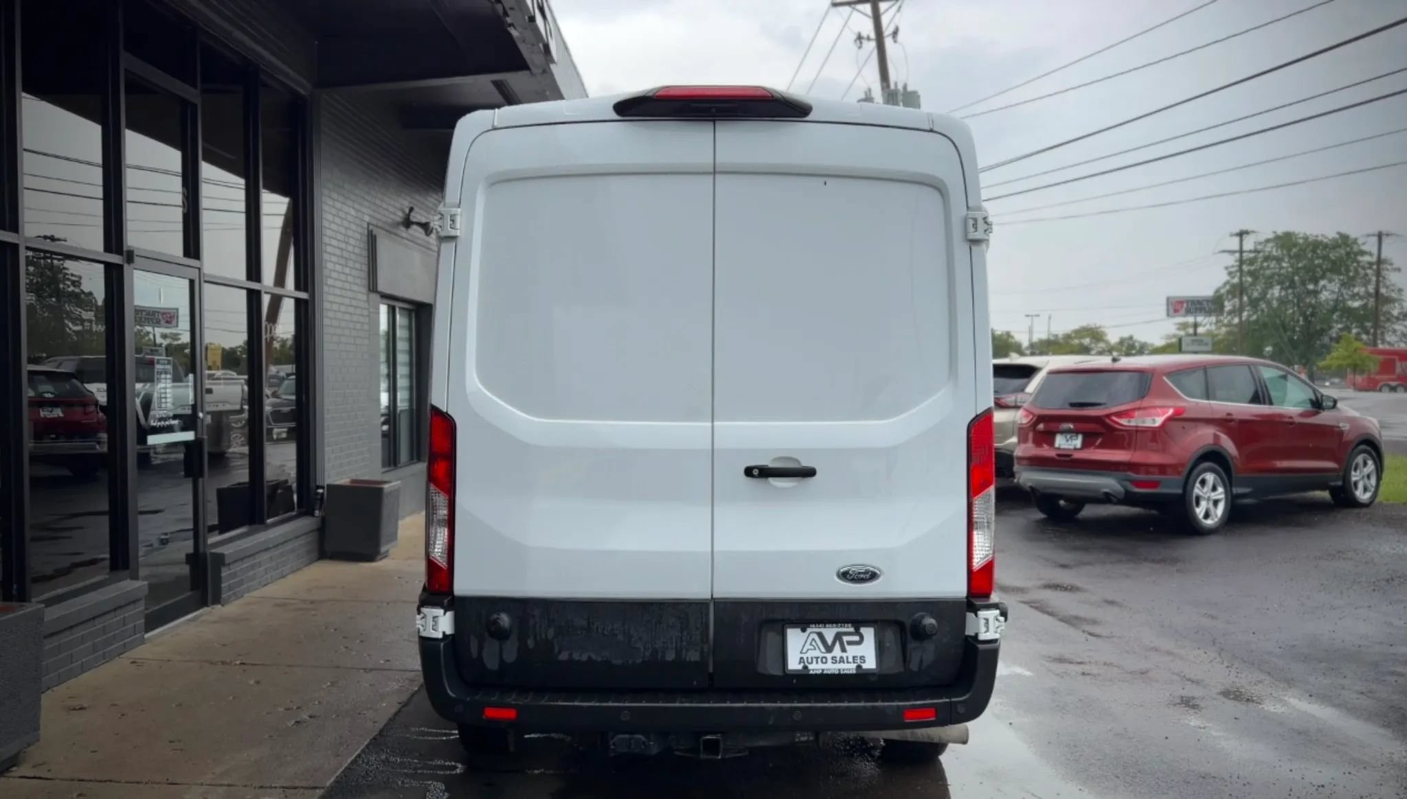 Used 2022 Ford Transit 250 Medium Roof w/ Interior Upgrade Package RWD image 3