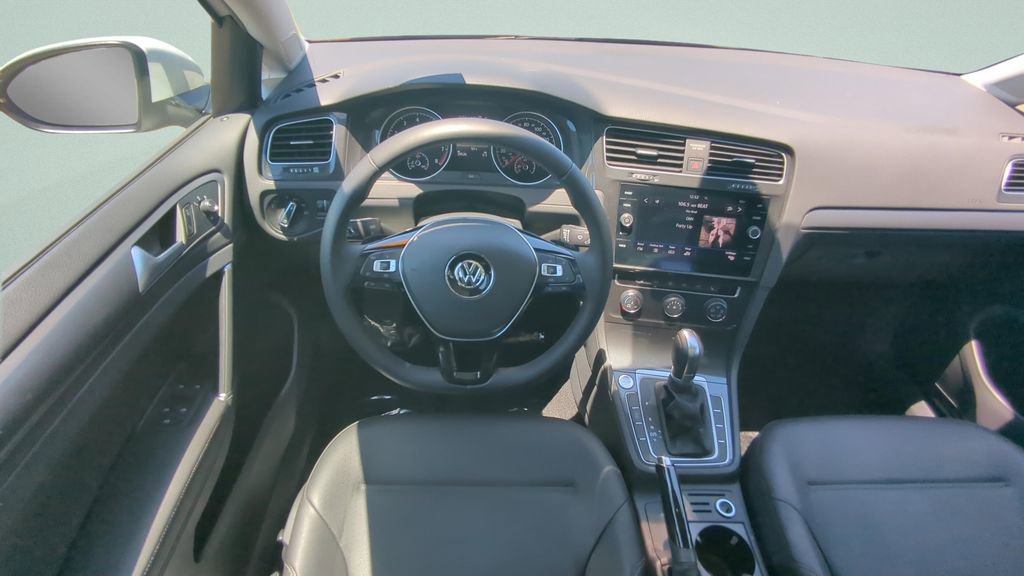 Used 2019 Volkswagen Golf SE FWD image 10