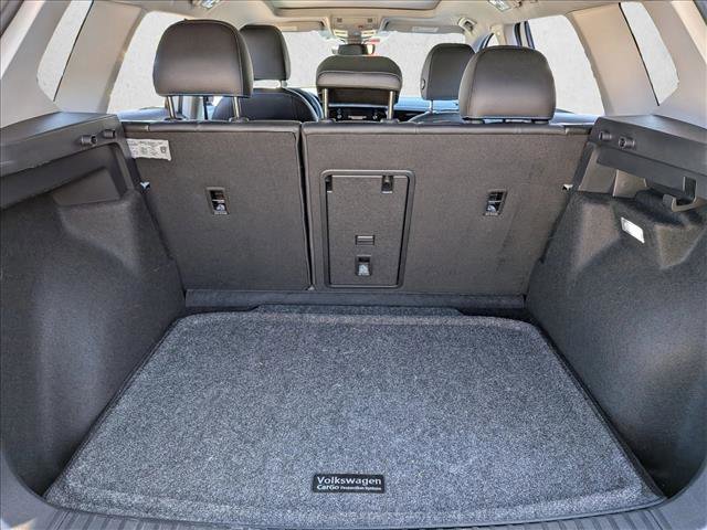 Used 2024 Volkswagen Taos SE image 6
