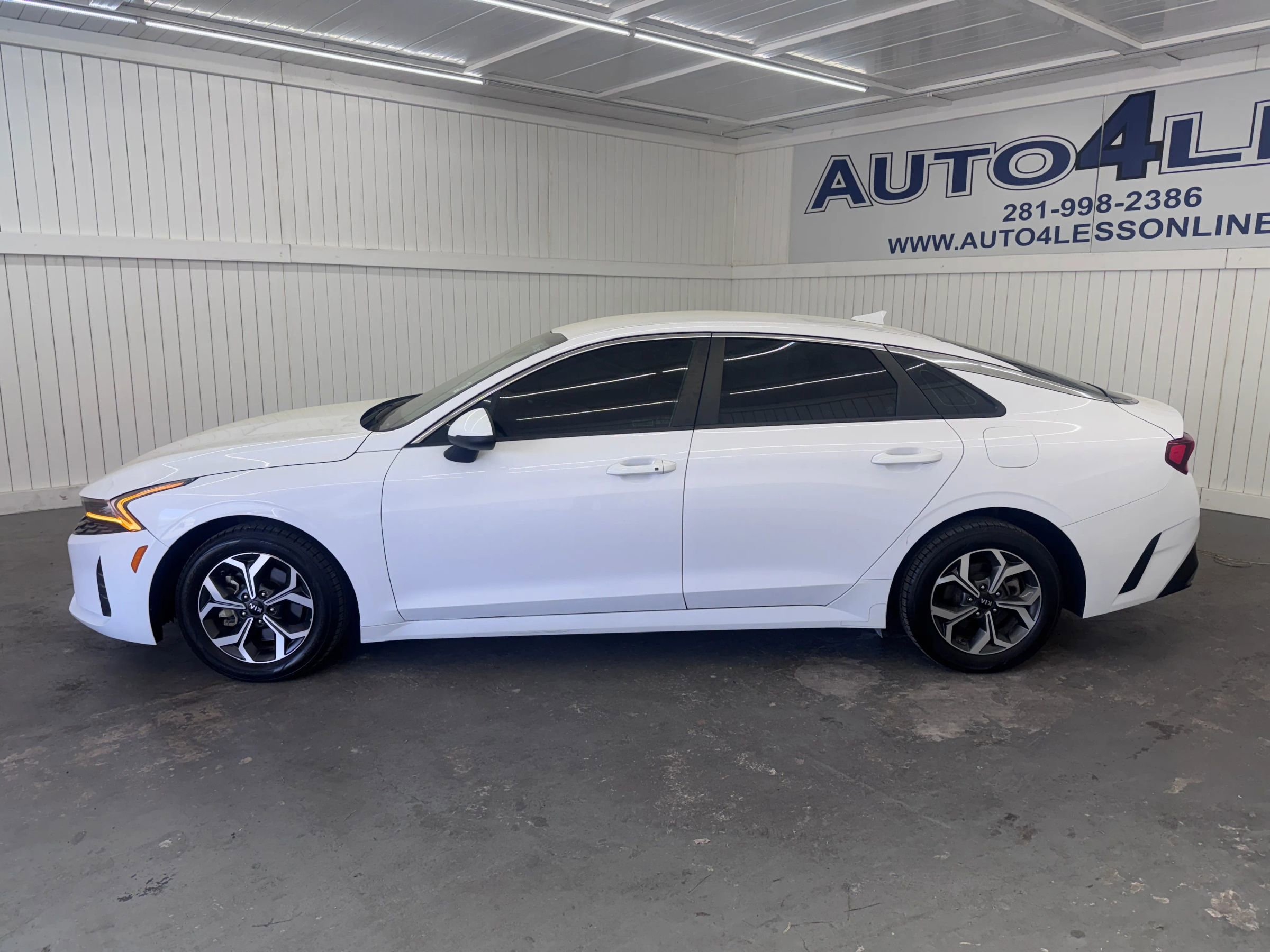 Used 2021 Kia K5 LXS image 8