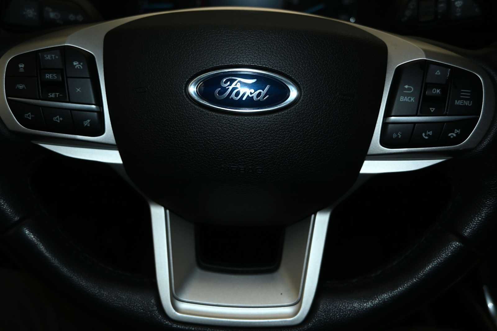 Used 2021 Ford Explorer Limited w/ Equipment Group 301A AWD/4WD image 19
