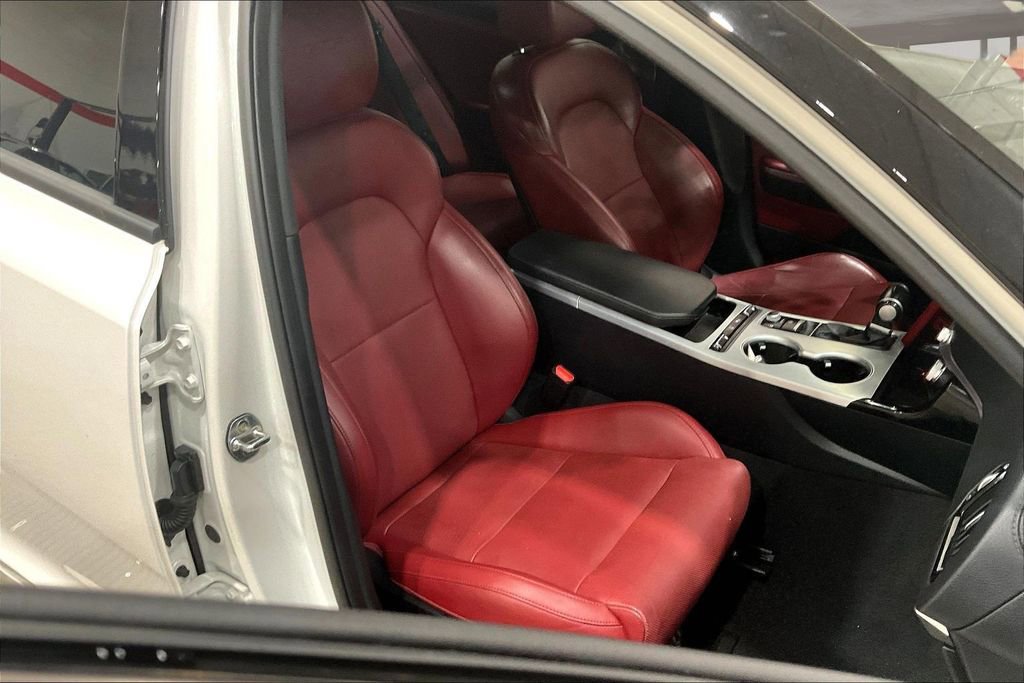 Used 2019 Kia Stinger GT1 image 7