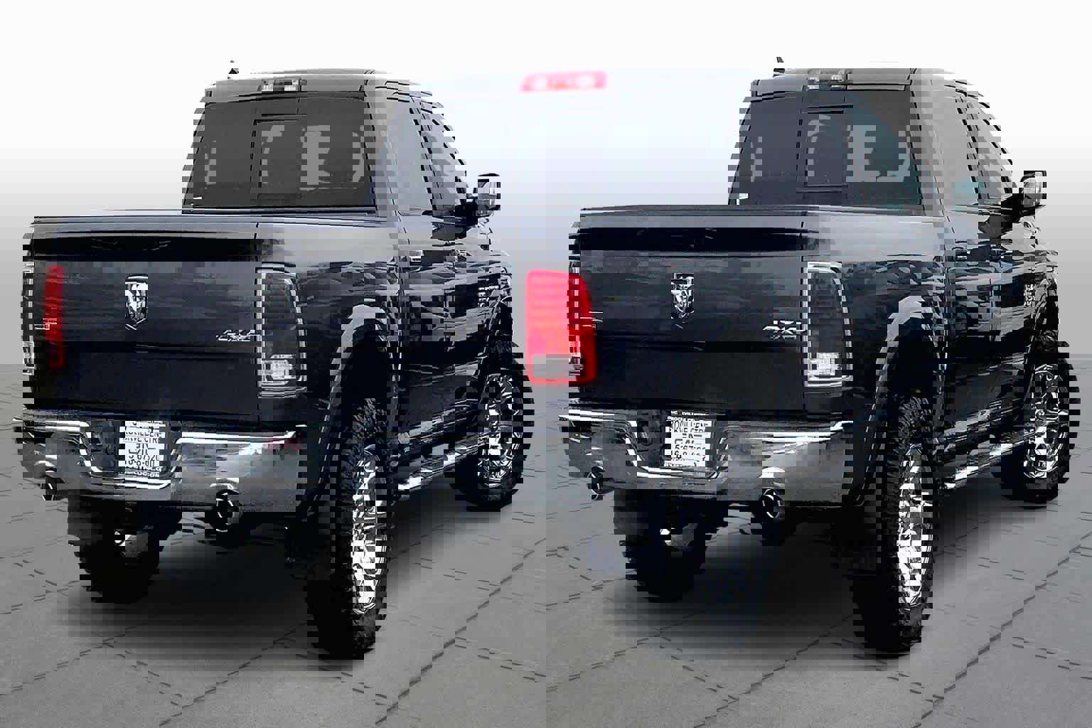 Used 2017 RAM 1500 Laramie image 12