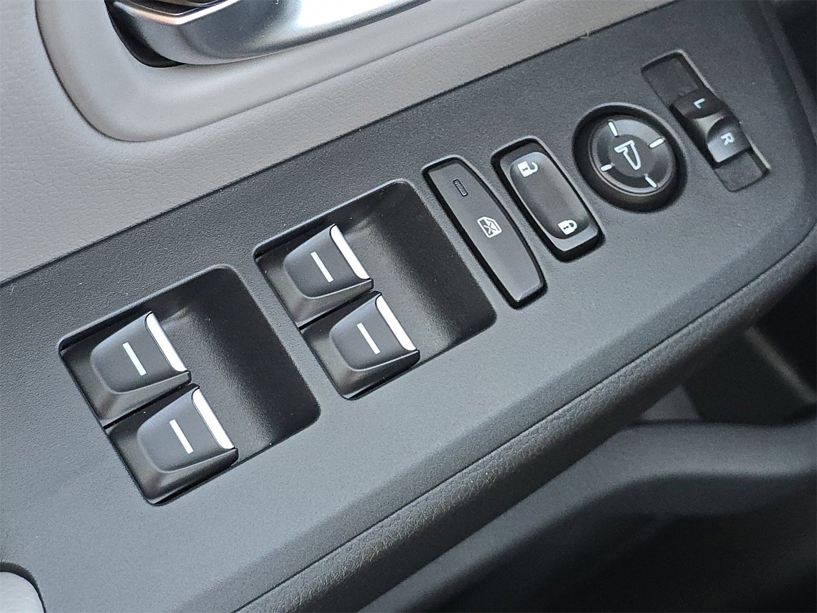 New 2025 Honda Pilot Touring image 15