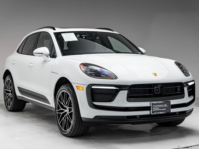 Certified 2026 Porsche Macan AWD/4WD image 35