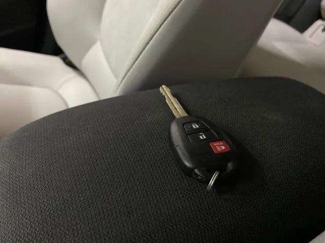 Used 2024 Toyota Corolla Cross L FWD image 88