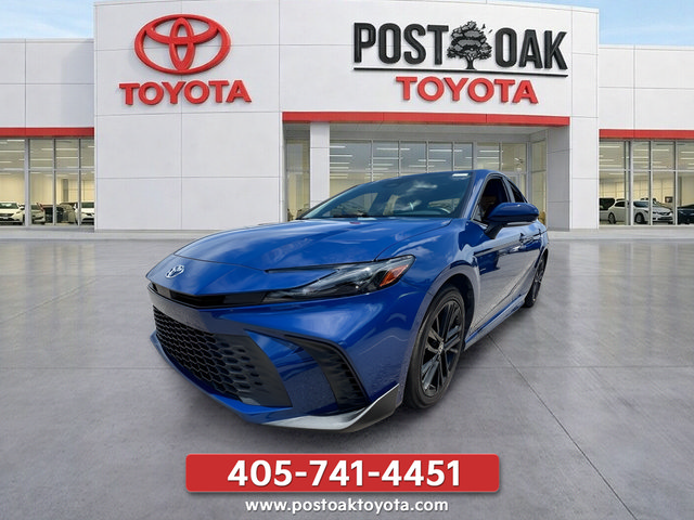 Used 2025 Toyota Camry SE FWD image 4