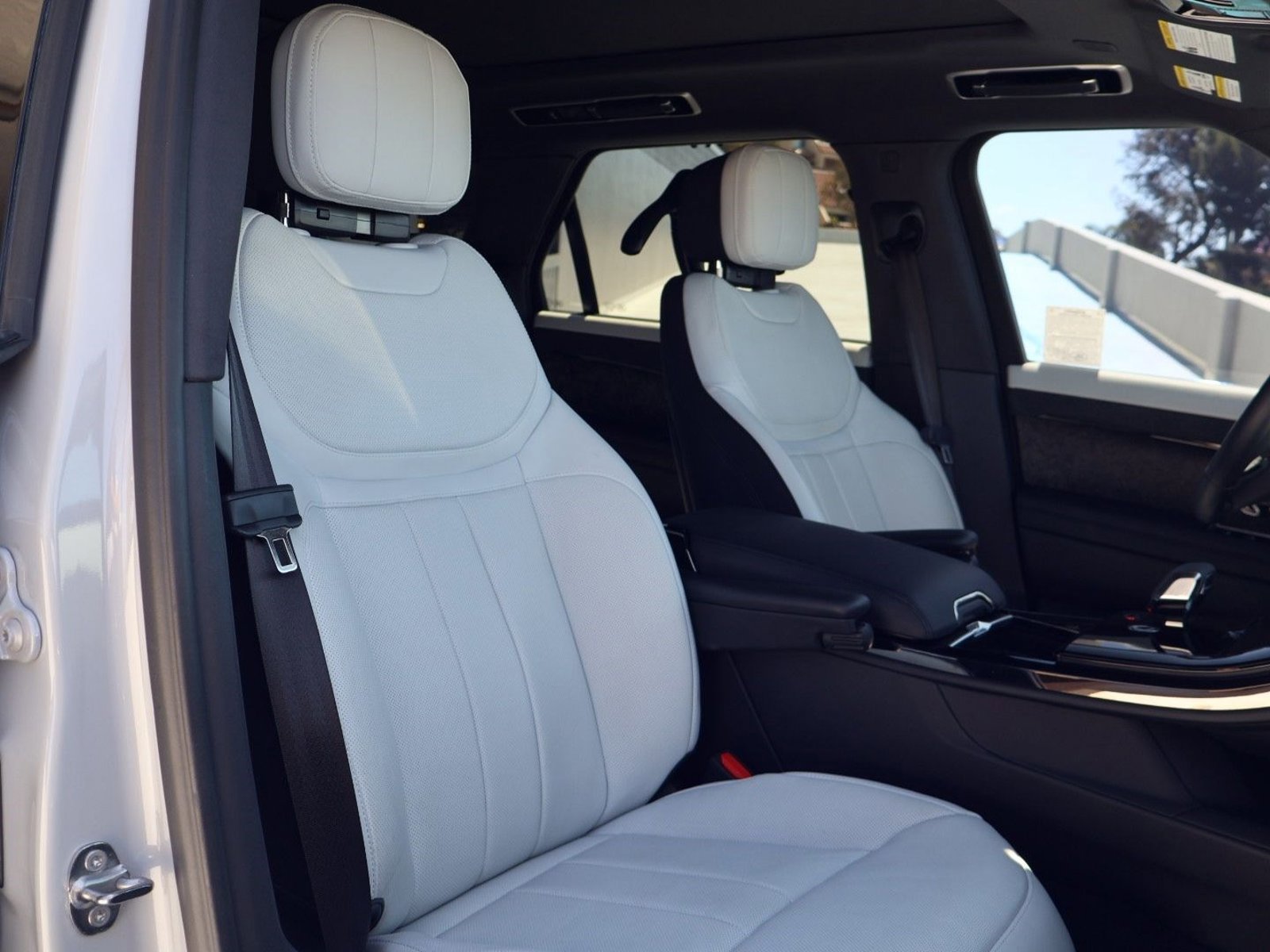 Used 2024 Land Rover Range Rover Sport Dynamic SE image 24