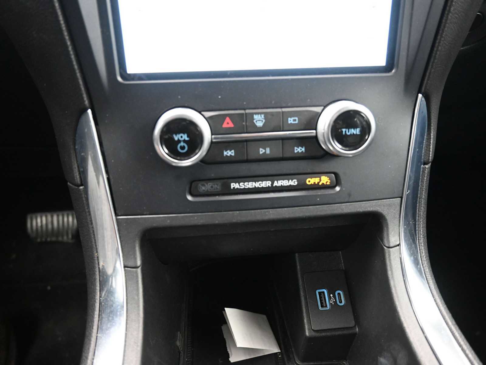 Used 2022 Ford Edge Titanium image 19