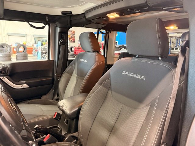 Used 2017 Jeep Wrangler Unlimited Sahara w/ Max Tow Package AWD/4WD image 7