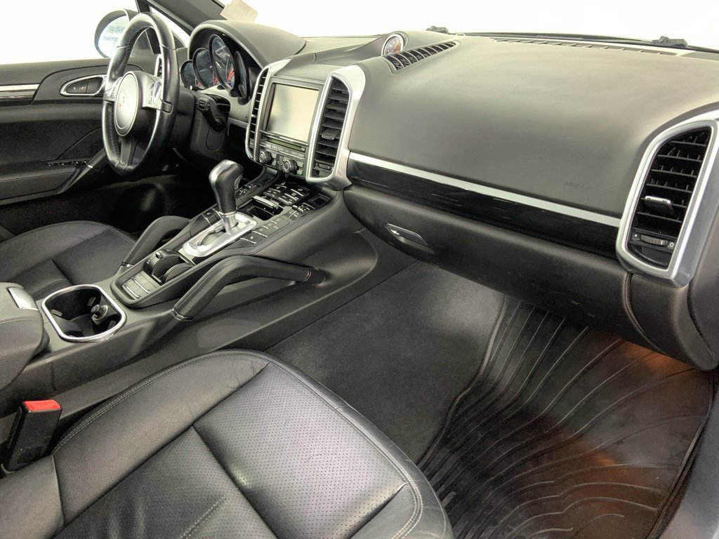 Used 2014 Porsche Cayenne w/ Basic Package image 28