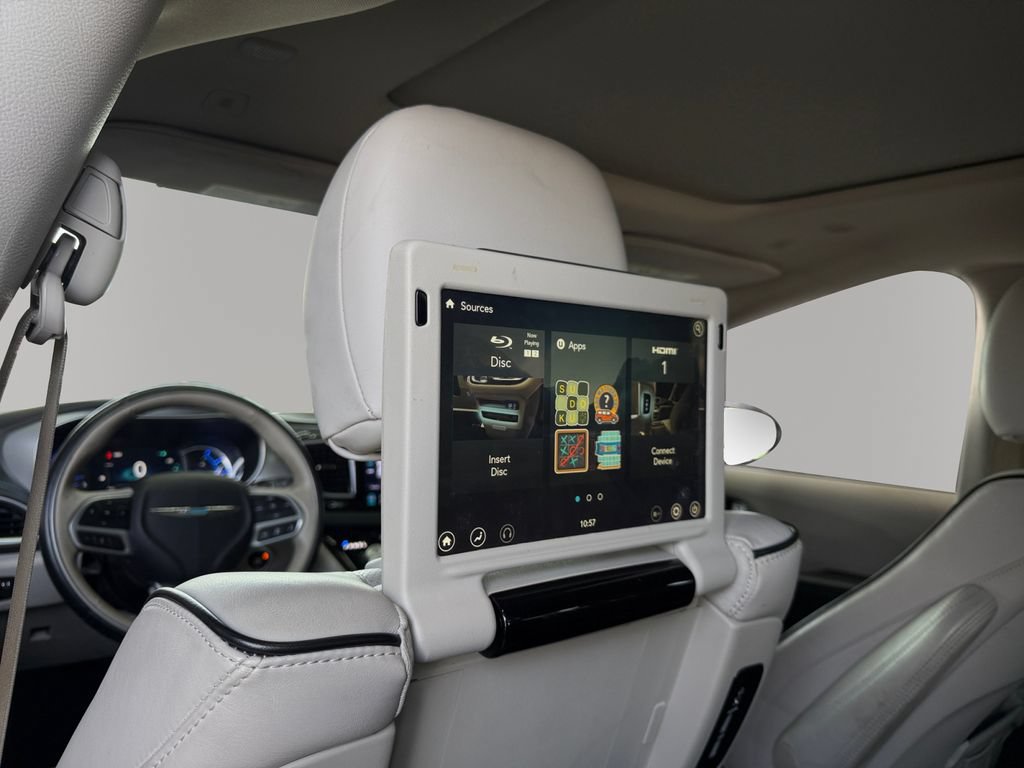 Used 2018 Chrysler Pacifica Limited w/ Advanced Safetytec Group FWD image 24