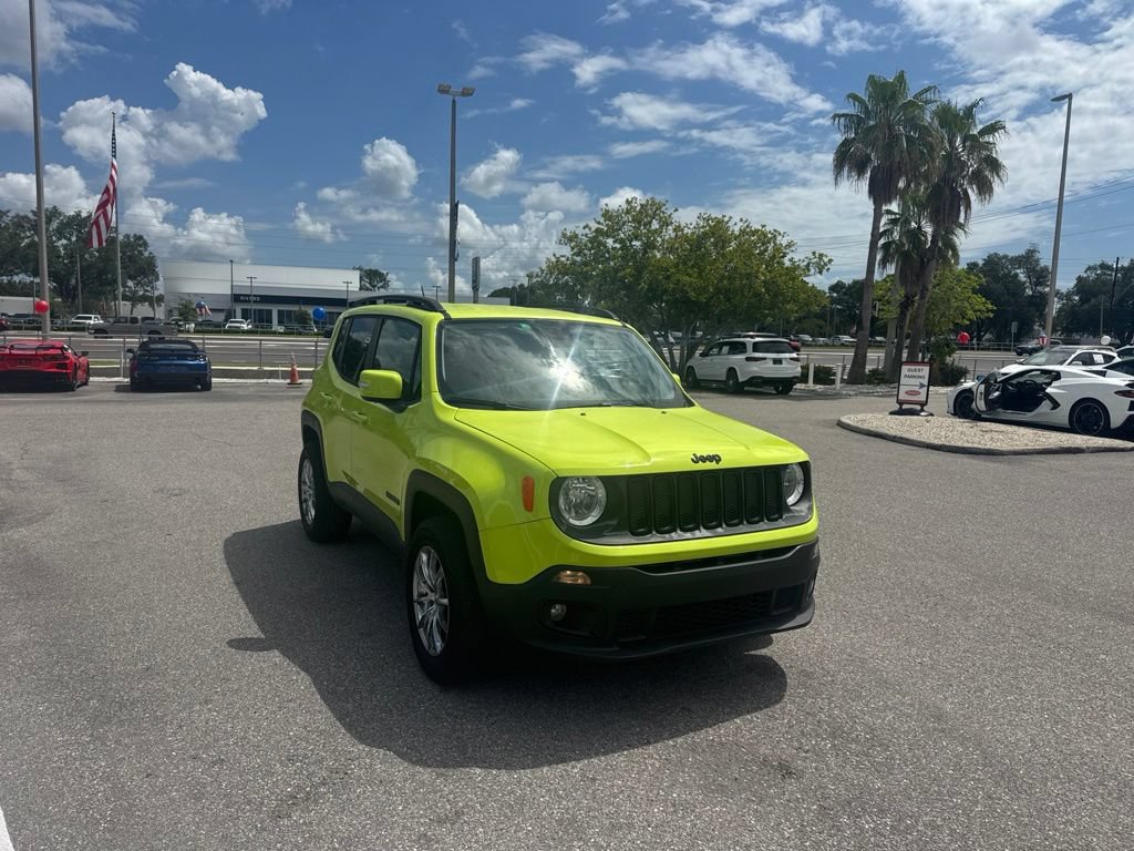 Used 2017 Jeep Renegade Altitude FWD image 1
