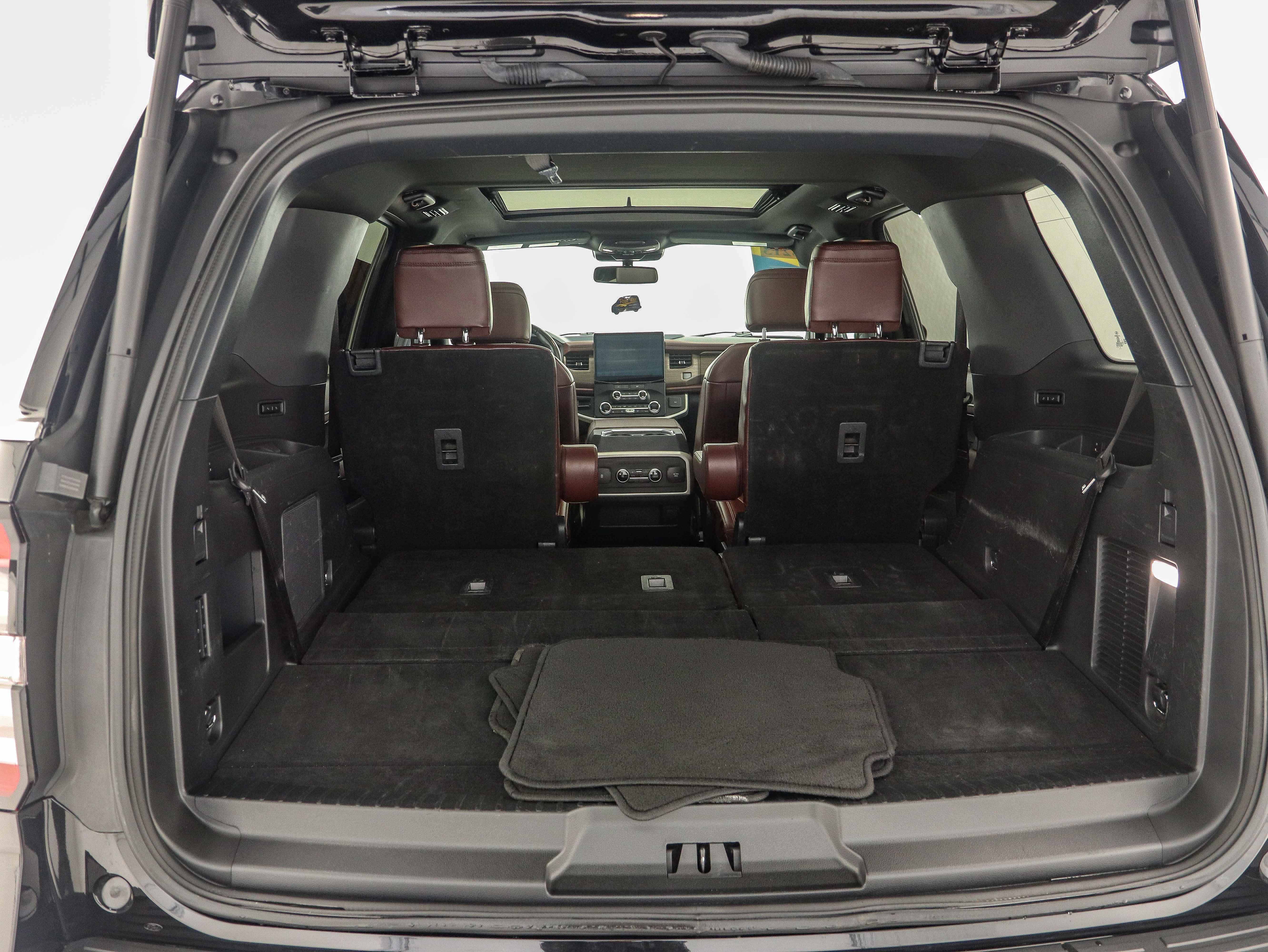 Used 2023 Ford Expedition Limited image 11