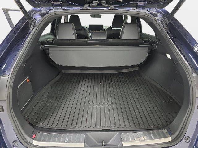 Certified 2021 Toyota Venza XLE w/ Softex Package AWD/4WD image 31