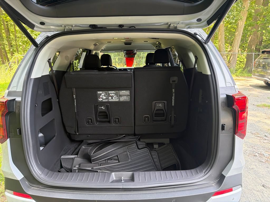 Used 2026 Kia Carnival EX FWD image 12