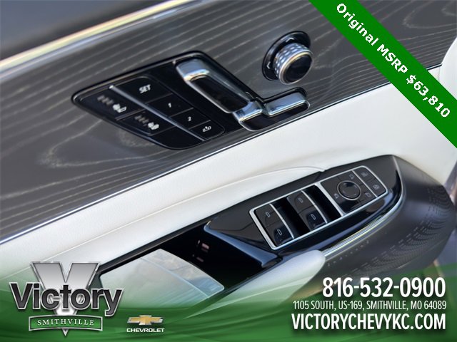 Used 2024 Cadillac Lyriq Sport image 12