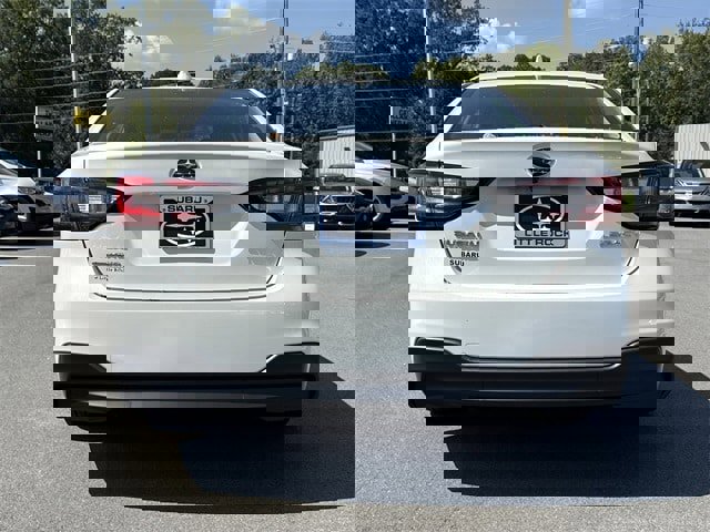 Used 2025 Subaru Legacy Premium image 4