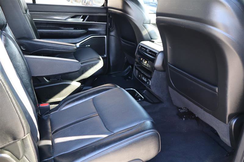 Used 2024 Jeep Wagoneer Series III image 15